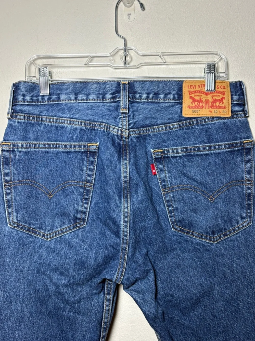 Levi's 505 Jeans Men's 32x30 Regular Fit Straight Leg Denim Medium Wash